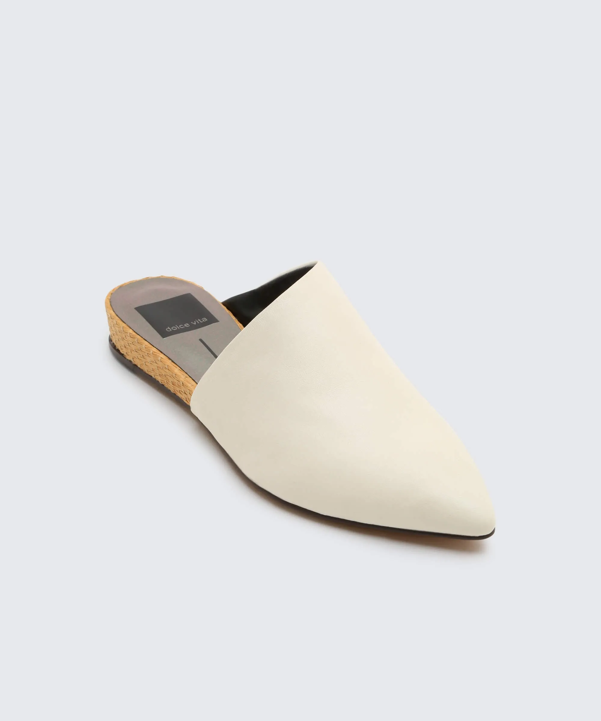 EKKO FLATS IN OFF WHITE - re:vita