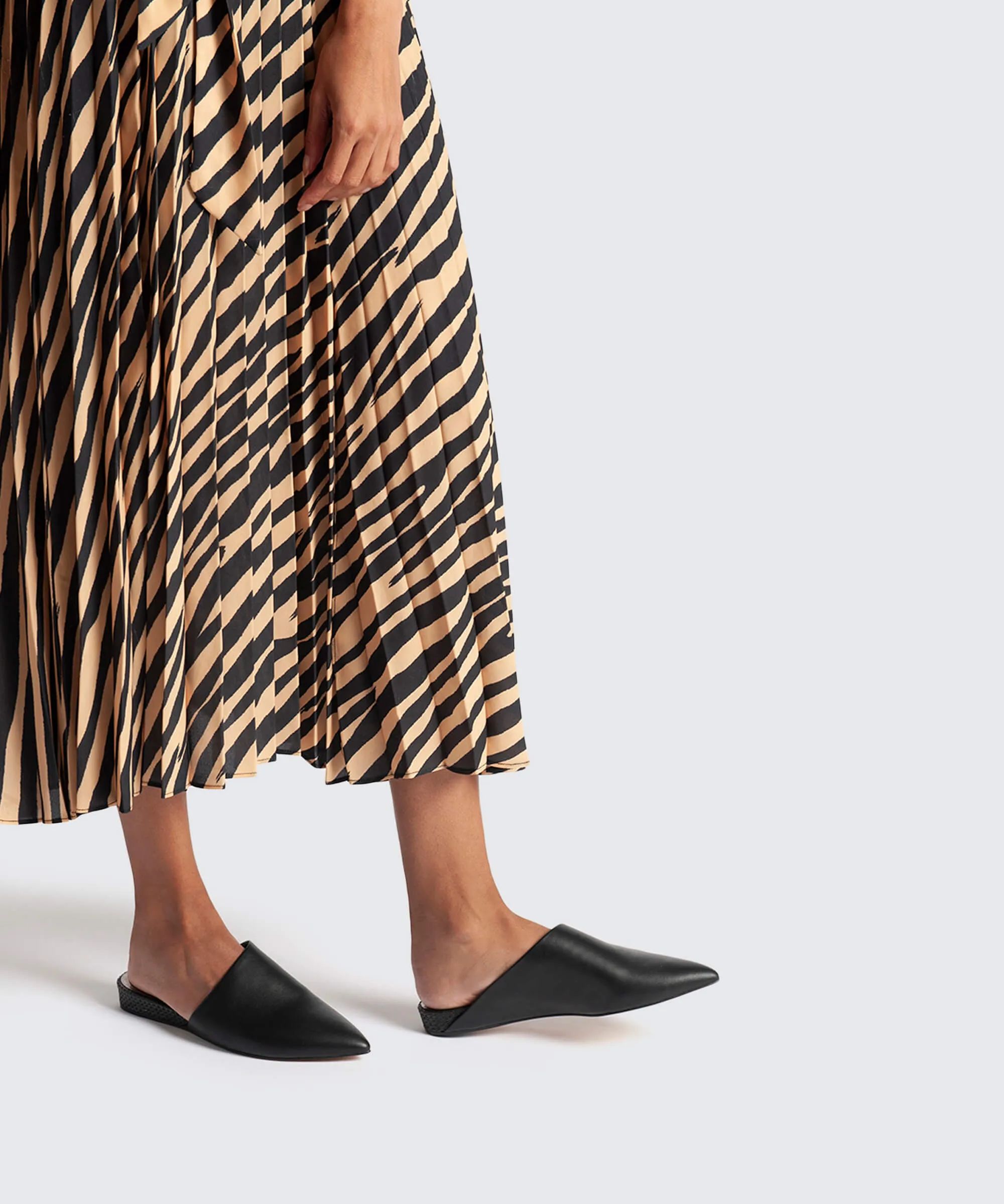 EKKO FLATS IN OFF WHITE - re:vita