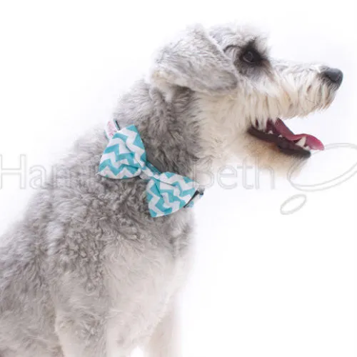 Hamish McBeth Bowtie Dog Collar - Green Chevron