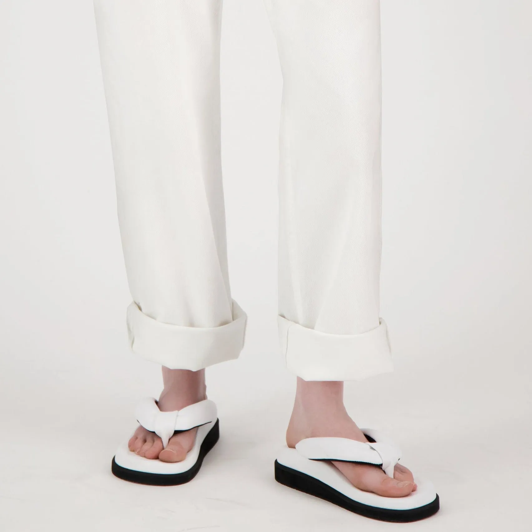 ROUND WHITE